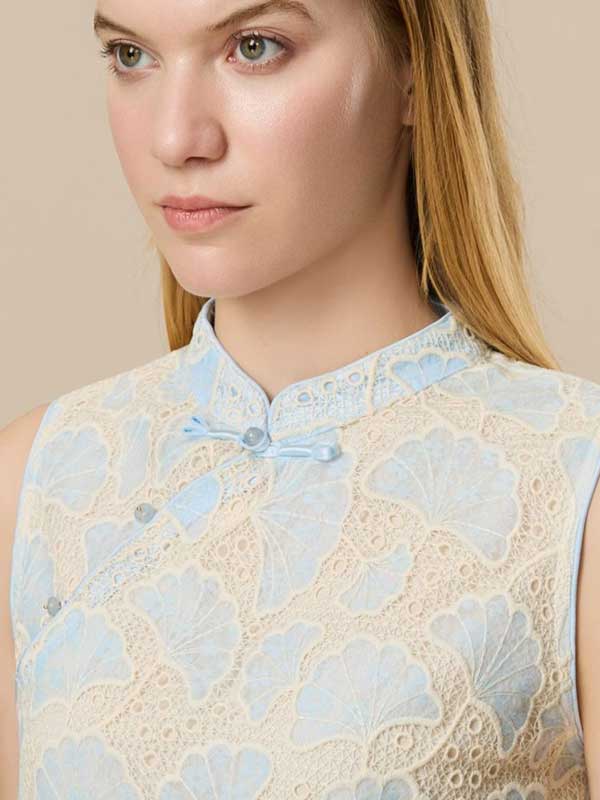 Scalloped Hem Floral Blouse